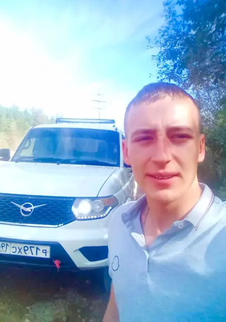 Я Евгений, 23, из Нижнего Тагила, ищу знакомства на одну ночь