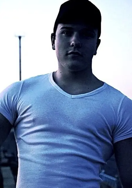 Я Максим, 29, из Славянска, ищу знакомство для приятного времяпровождения