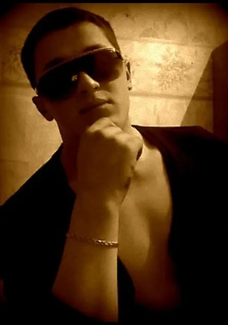 Я Artem, 40, знакомлюсь для общения в Мурманске