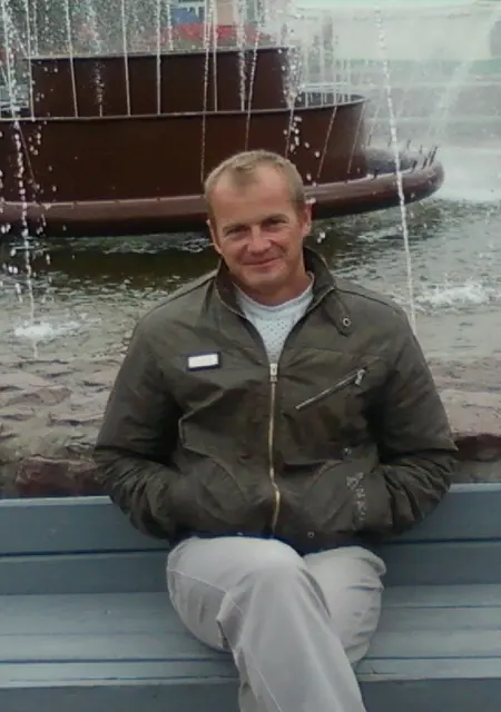 Я Sasha, 42, из Крупок, ищу знакомства на одну ночь