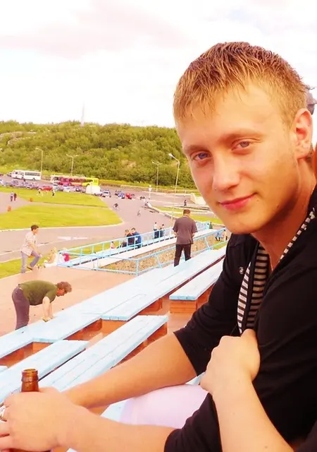 Я Саша, 38, из Североморска, ищу знакомства без обязательств