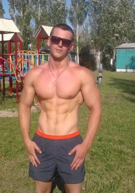 Я Арт, 39, из Владимира, ищу знакомства на одну ночь