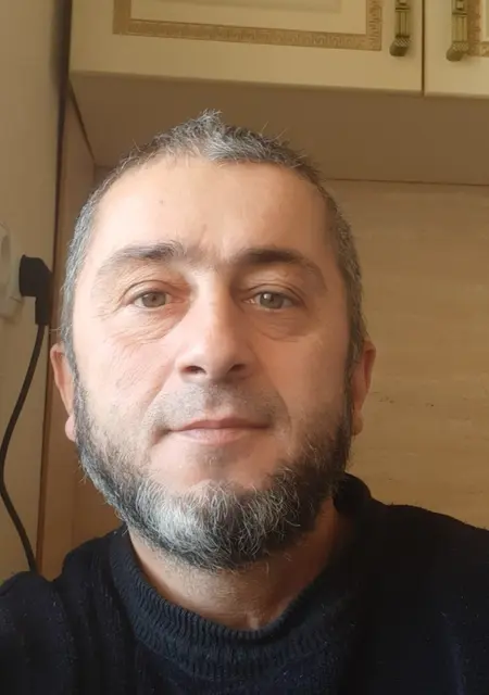 Славик из Нальчика, ищу на сайте знакомства без обязательств