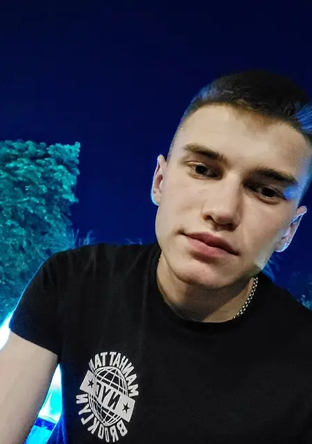 Я Денис, 23, знакомлюсь для приятного времяпровождения в Феодосии