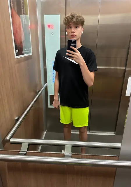 Я Максим, 24, знакомлюсь на одну ночь в Горно-Алтайске