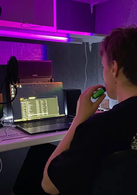 Тёма из Подольска, ищу на сайте знакомства на одну ночь