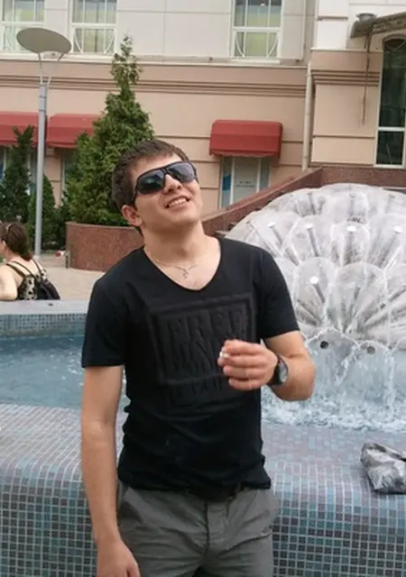 Денис из Шахт, ищу на сайте знакомства на одну ночь