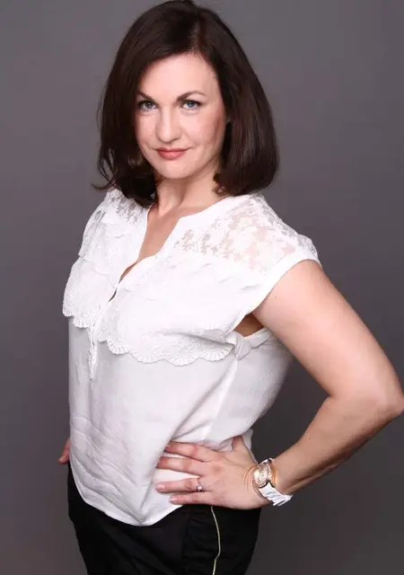 Я Елена, 49, знакомлюсь без обязательств в Омске