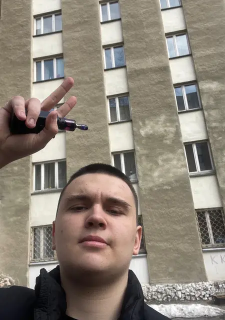 Я Виктор, 19, знакомлюсь без обязательств в Кургане