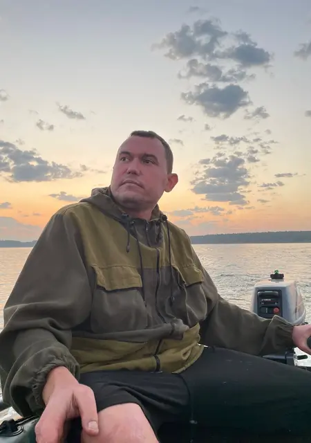 Антон из Ялты, ищу на сайте знакомства на одну ночь