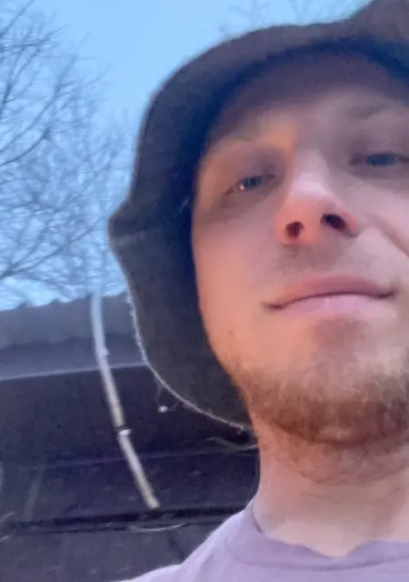 Я Женя, 35, из Владивостока, ищу знакомства без обязательств