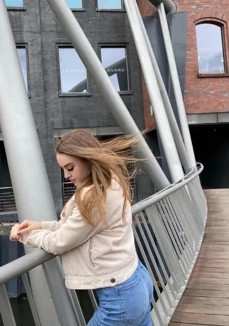 Алена из Екатеринбурга, ищу на сайте вирта