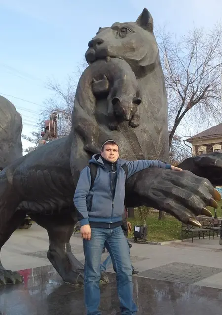 Александр из Артема, мне 48, познакомлюсь на одну ночь