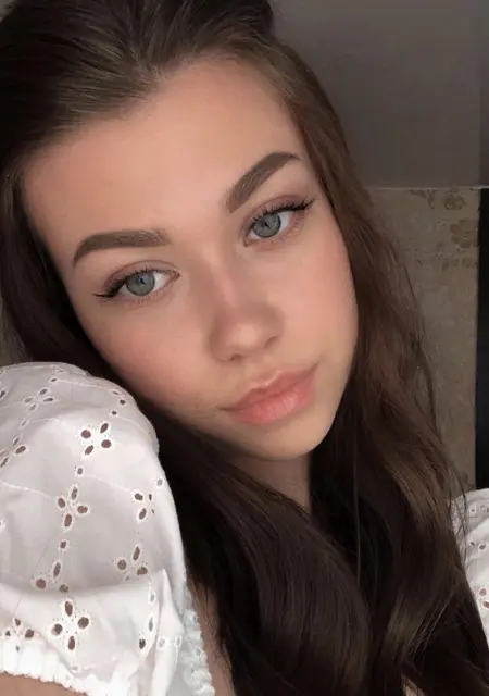 Я Ольга, 29, из Волгограда, ищу знакомства без обязательств