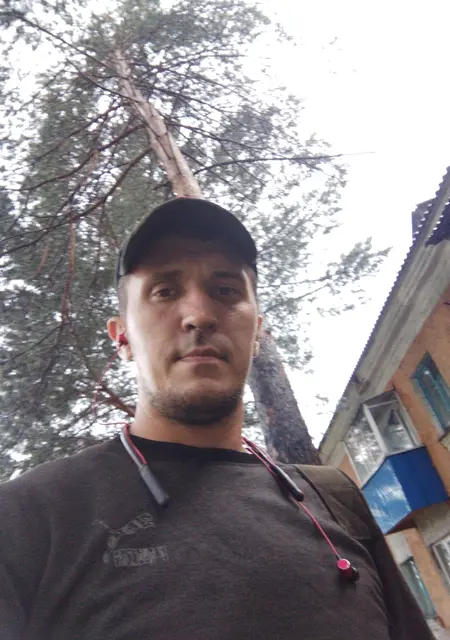 Алексей из Мысков, мне 33, познакомлюсь для открытые отношения