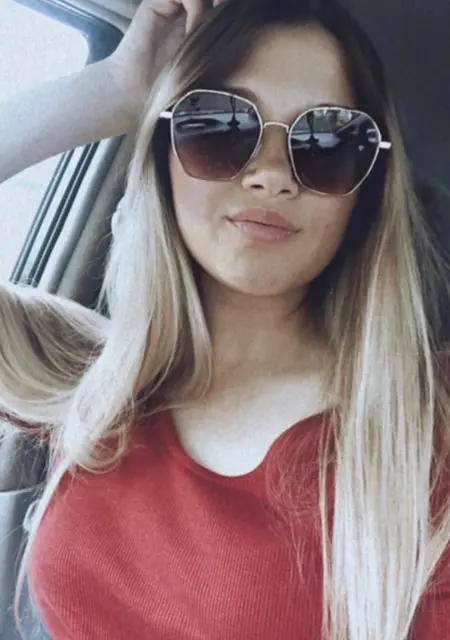 Я Полина, 32, из Омска, ищу знакомства без обязательств