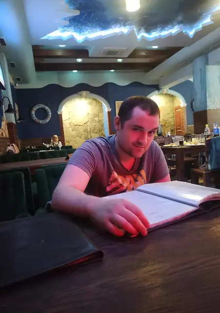 Денис из Бреста, мне 33, познакомлюсь на одну ночь