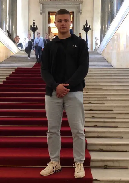 Kirill из Ногинска, мне 20, познакомлюсь на одну ночь