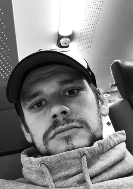 Дмитрий из Зеленограда, мне 36, познакомлюсь для вирта