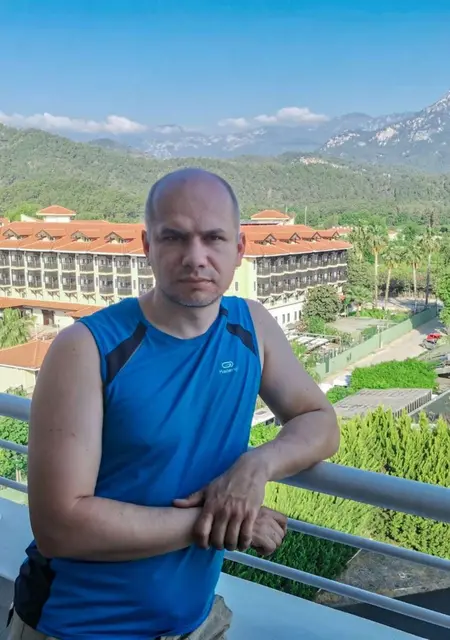 Я Андрей, 37, из Гродно, ищу знакомства без обязательств