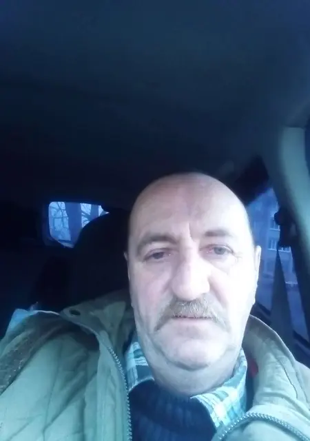 Я Владимир, 64, из Твери, ищу знакомства без обязательств