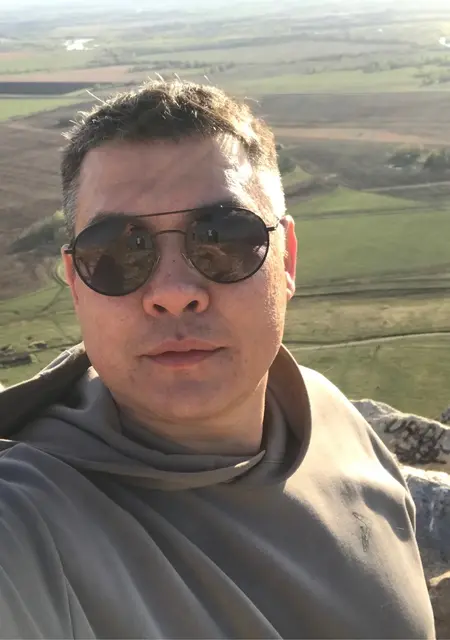 Iskander из Стерлитамака, ищу на сайте знакомства на одну ночь