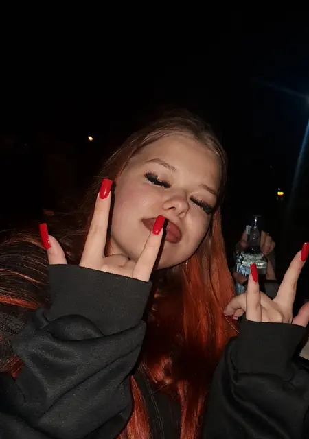 Вика из Сыктывкара, мне 18, познакомлюсь без обязательств