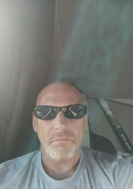 Я Владимир, 53, из Санкт-Петербурга, ищу знакомство для общения