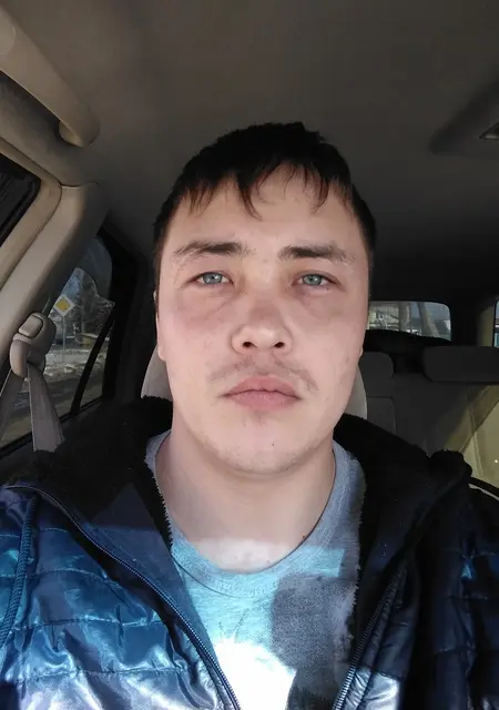 Ванёк из Братска, мне 31, познакомлюсь для общения