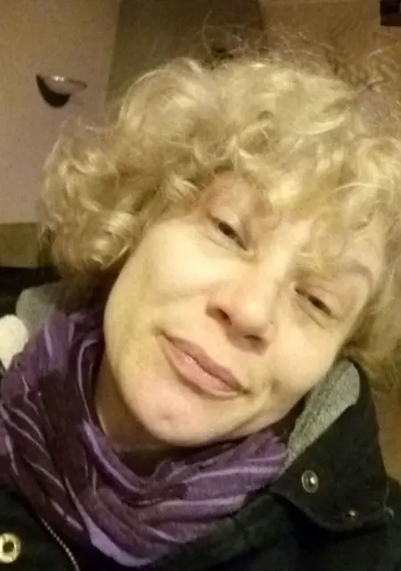 Elena из Афин, мне 45, познакомлюсь