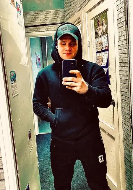 Я Антон, 29, знакомлюсь на одну ночь в Архангельске