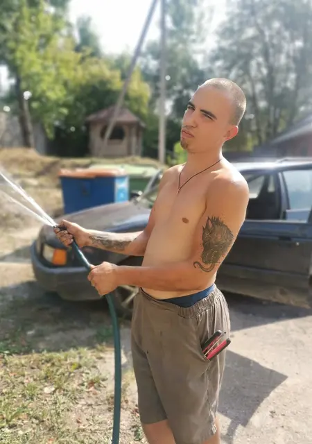 Чекмен из Пскова, ищу на сайте знакомства на одну ночь