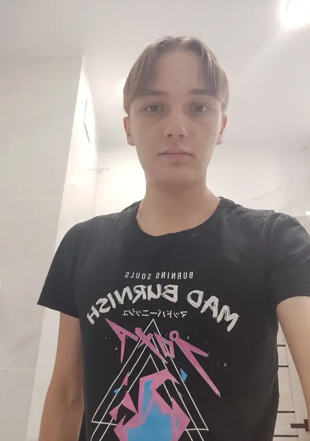 Я Павел, 21, из Ангарска, ищу знакомства без обязательств