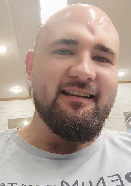 Андрей из Санкт-Петербурга, мне 29, познакомлюсь на одну ночь