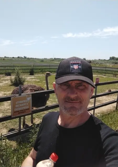 Я Игорь, 60, знакомлюсь для общения в Москве