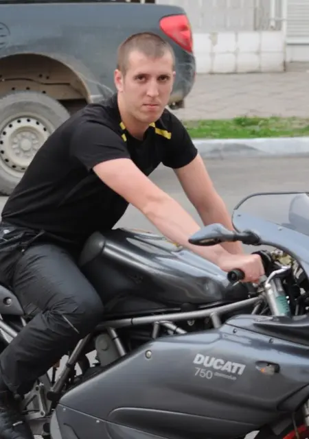 Я Виталий, 39, знакомлюсь для дружбы в Советске