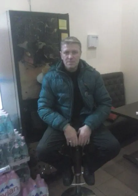 Mihail из Гатчины, мне 59, познакомлюсь без обязательств