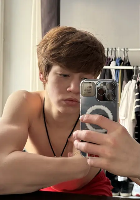 Михаил из Воскресенска, мне 21, познакомлюсь на одну ночь