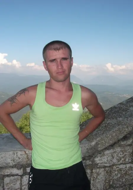 Дмитрий из Новочеркасска, мне 40, познакомлюсь на одну ночь