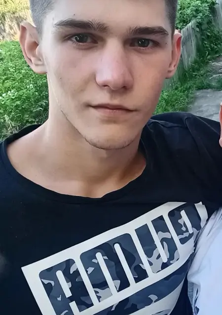 Я Артём, 21, знакомлюсь без обязательств в Барнауле