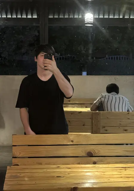 Я Заур, 20, знакомлюсь на одну ночь в Хасавюрте