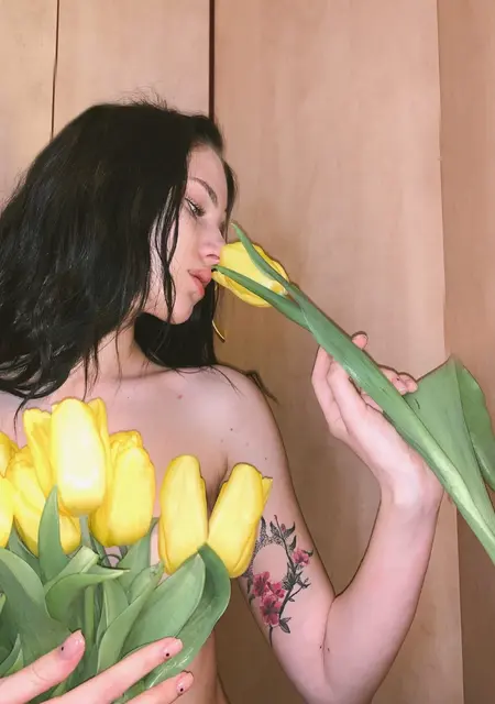 Юлия из Новосибирска, мне 25, познакомлюсь без обязательств