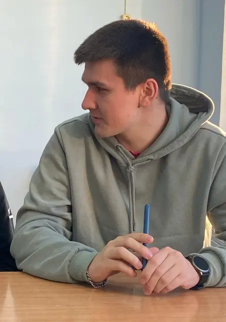 Алексей из Красногорска, мне 20, познакомлюсь на одну ночь