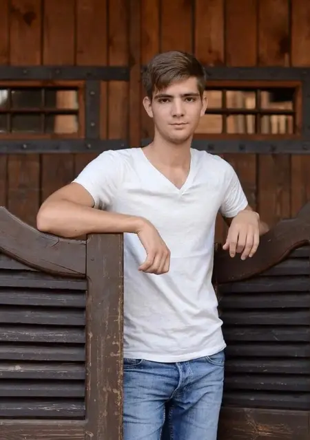 Я Макс, 29, из Нахабина, ищу знакомства на одну ночь