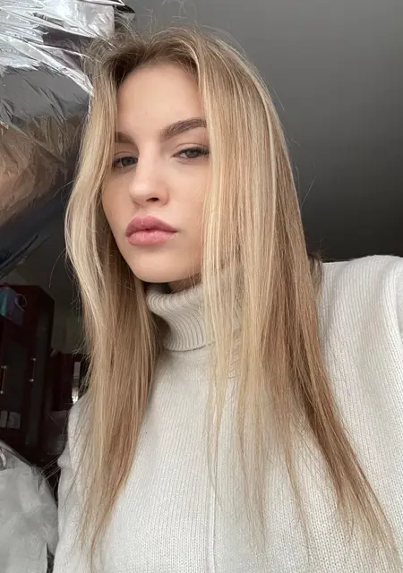 Я Алиночка, 20, из Москвы, ищу знакомства без обязательств