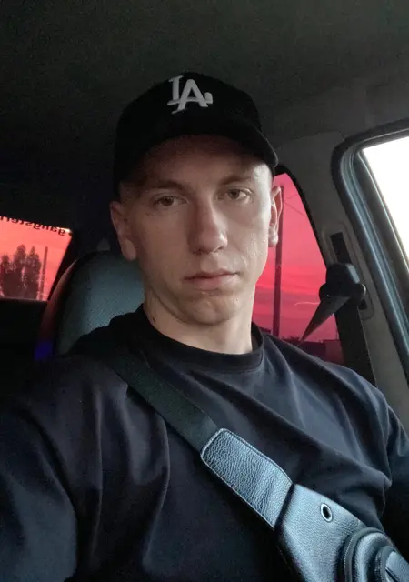 Artem из Новочеркасска, ищу на сайте знакомства на одну ночь