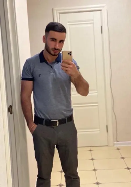 Я Артур, 25, из Воронежа, ищу знакомства на одну ночь