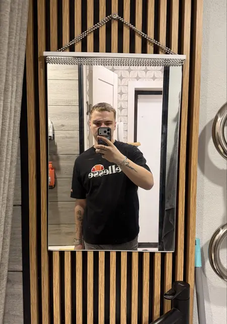 Данил из Санкт-Петербурга, мне 20, познакомлюсь без обязательств