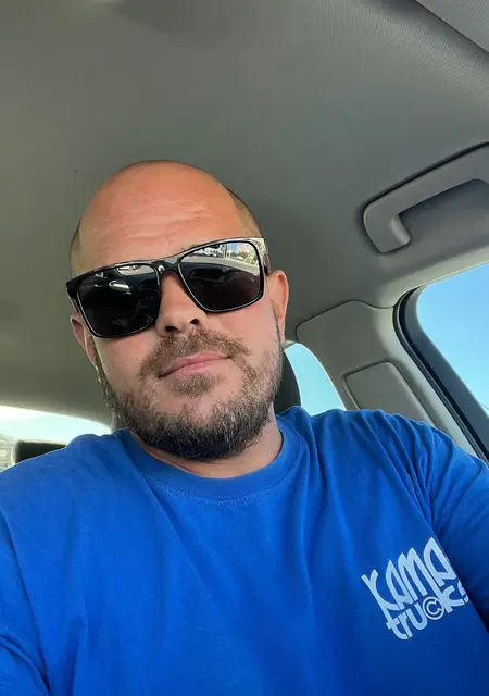 Руслан из Кирова, ищу на сайте знакомства на одну ночь