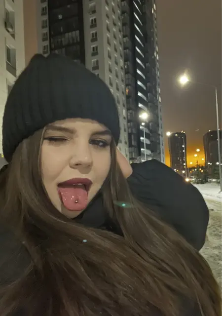 Ирина из Саратова, ищу на сайте знакомства на одну ночь